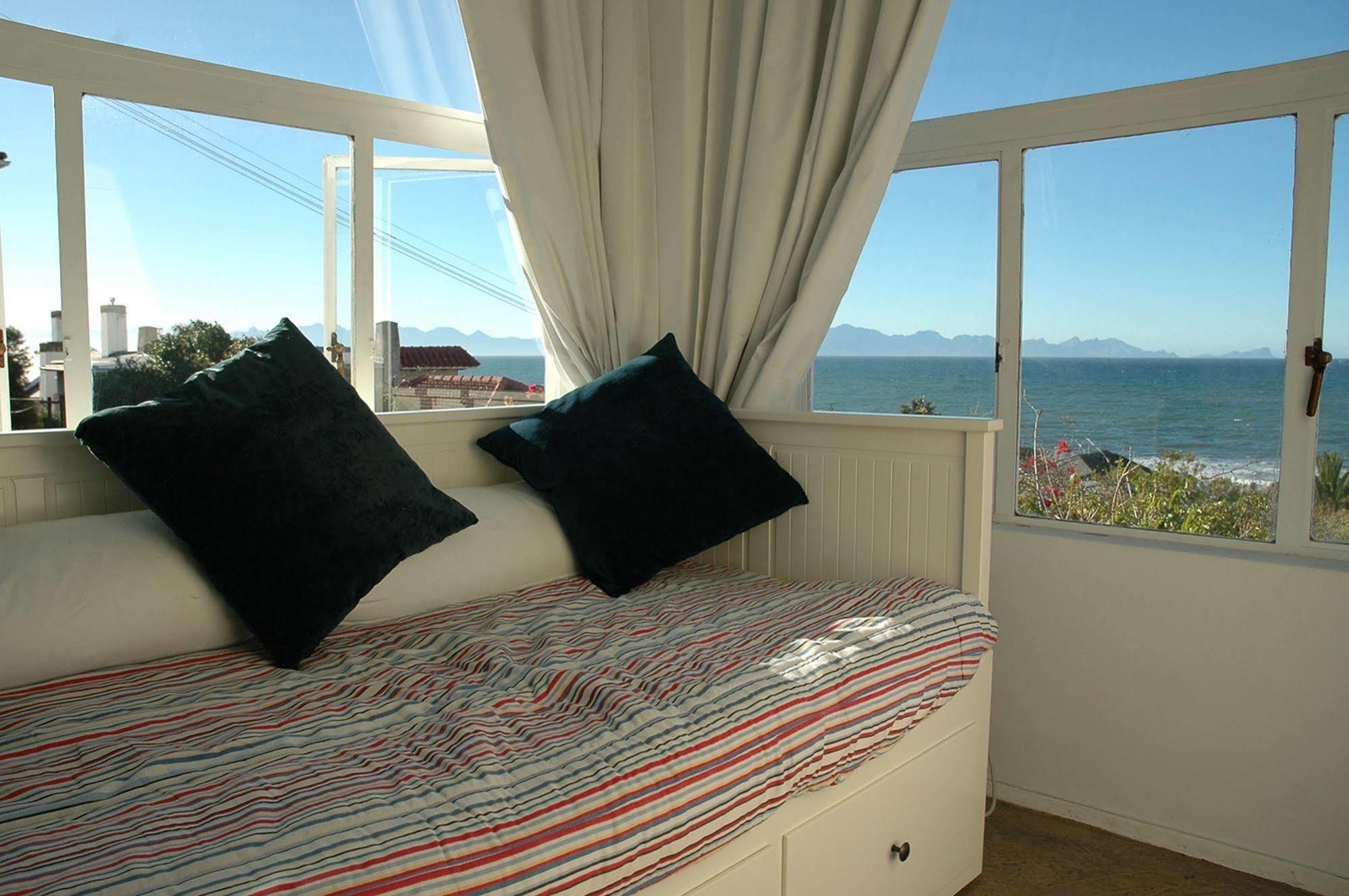 Blue On Blue Bed And Breakfast St James Kültér fotó